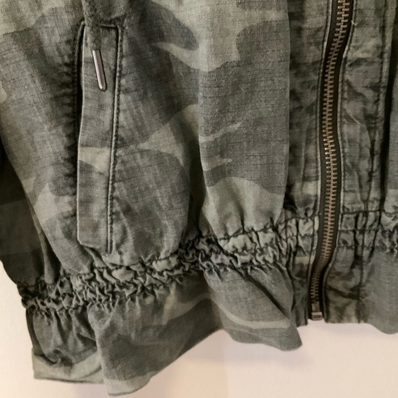 Splendid
Bodhi Camo Peplum Jacket - Picture 12 of 14